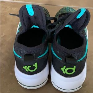KD Nike Sneakers Size 4 Youth.
